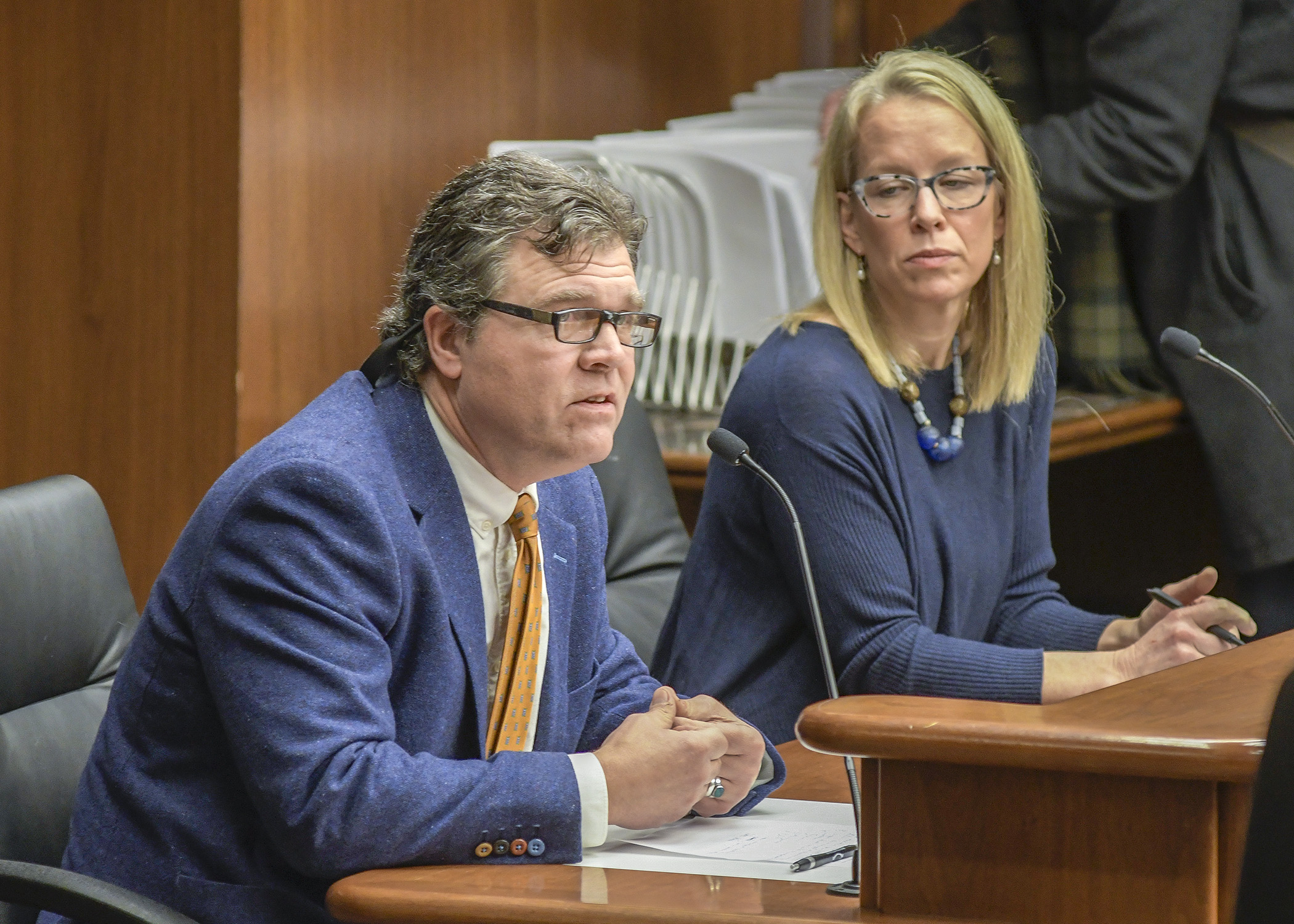 Jeff Forester, executive director of Minnesota Lakes & Rivers Advocates, testifies before the House Environment and Natural Resources Policy Committee March 6 in support of a bill sponsored by Rep. Kelly Morrison, right. Photo by Andrew VonBank